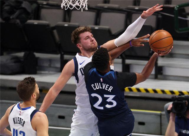 这里更看 这里更看